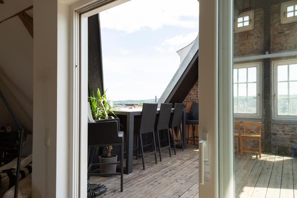 Luxurioeses Penthouse Mit Dachterrasse & Massagesessel Em-Apartments Deutschland Bielefeld Exterior foto