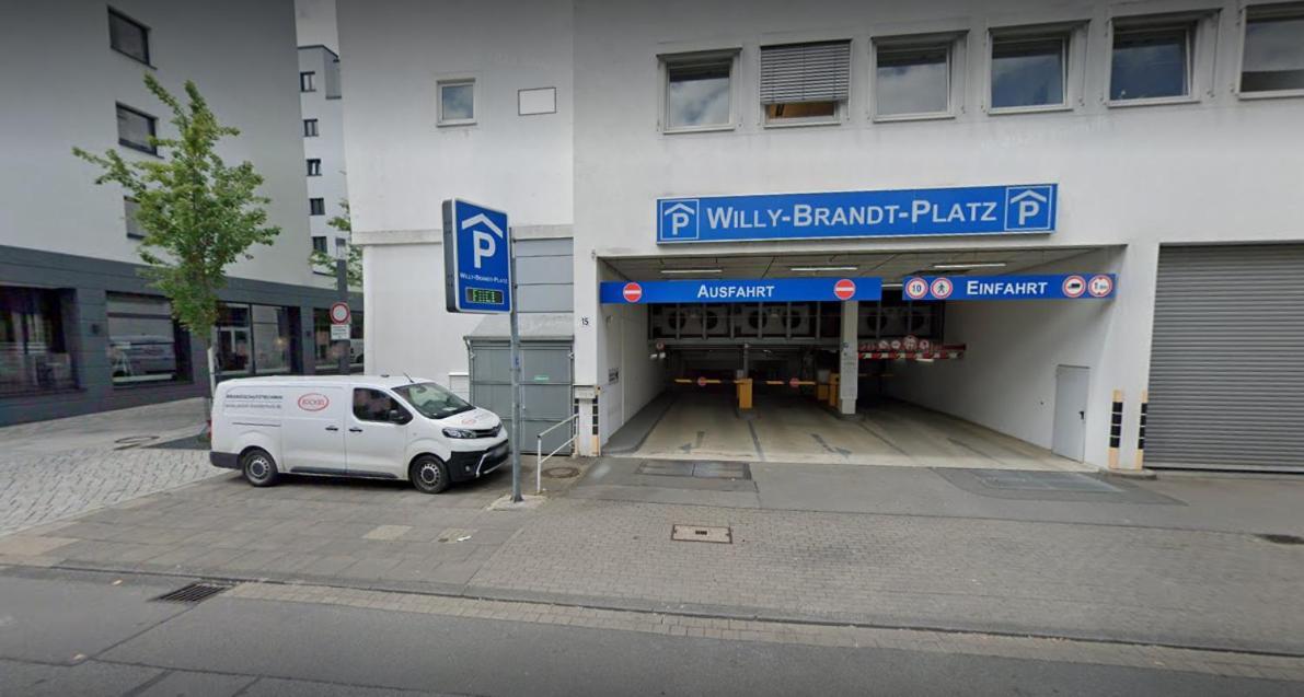 Luxurioeses Penthouse Mit Dachterrasse & Massagesessel Em-Apartments Deutschland Bielefeld Exterior foto